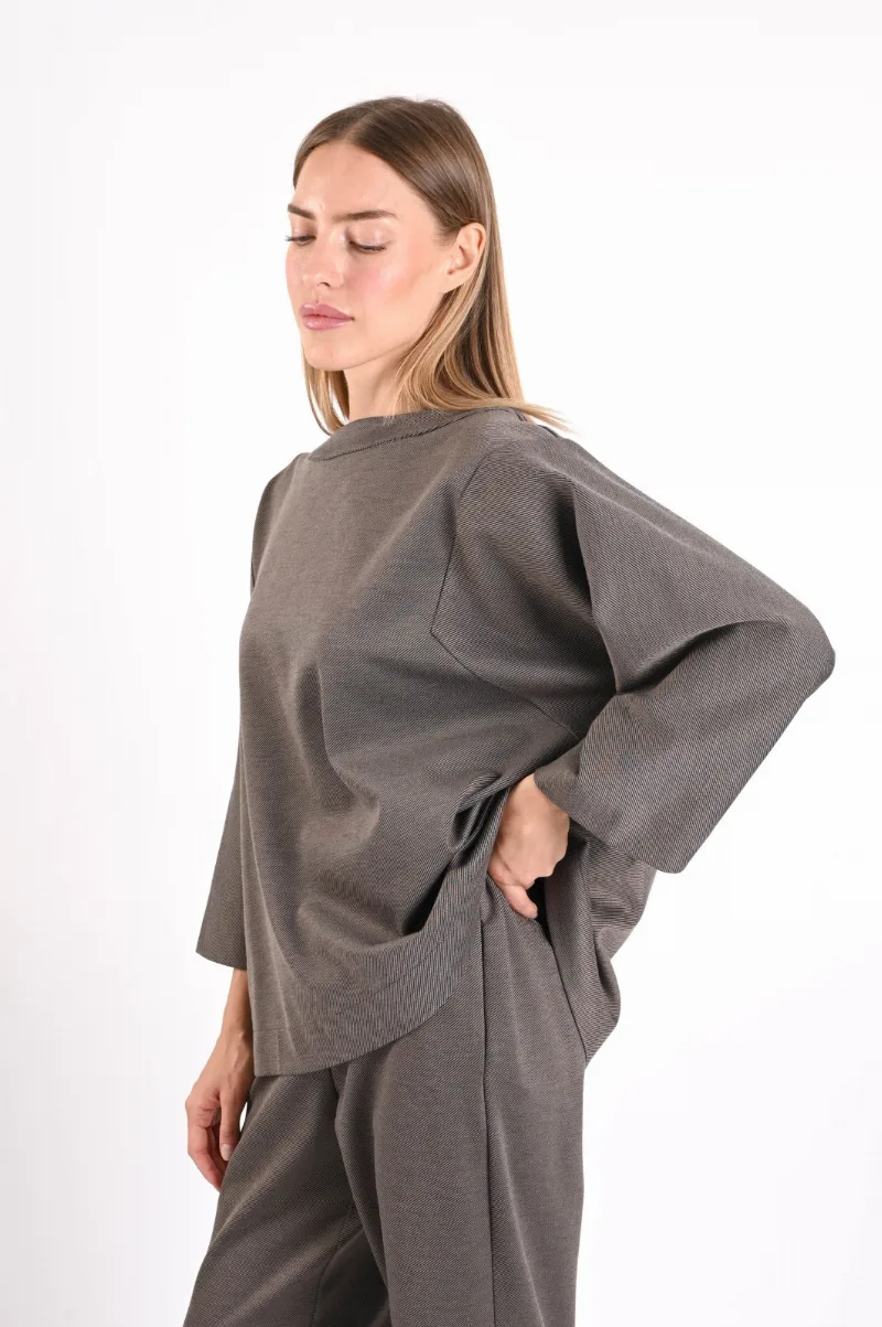 Oversize top s lodičkovým výstřihem